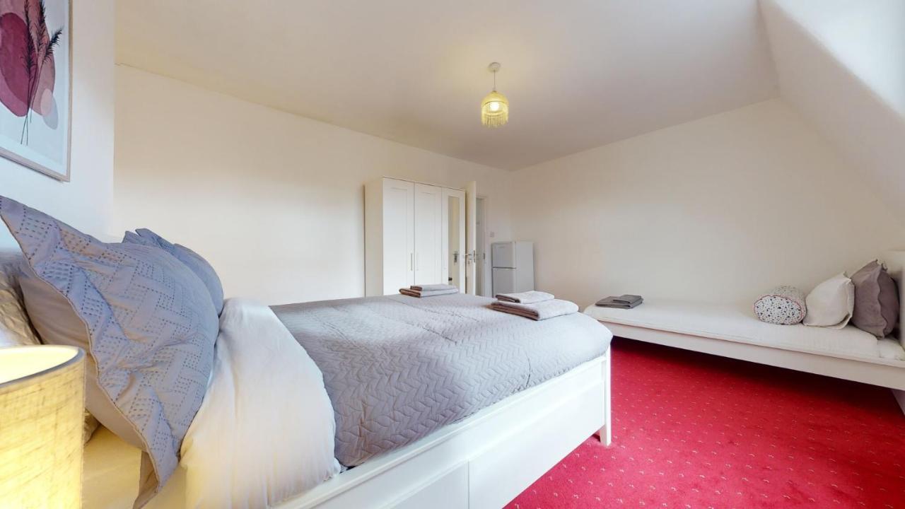Cheerful 4 Bedroom Victorian House With Back Courtyard London Exterior photo